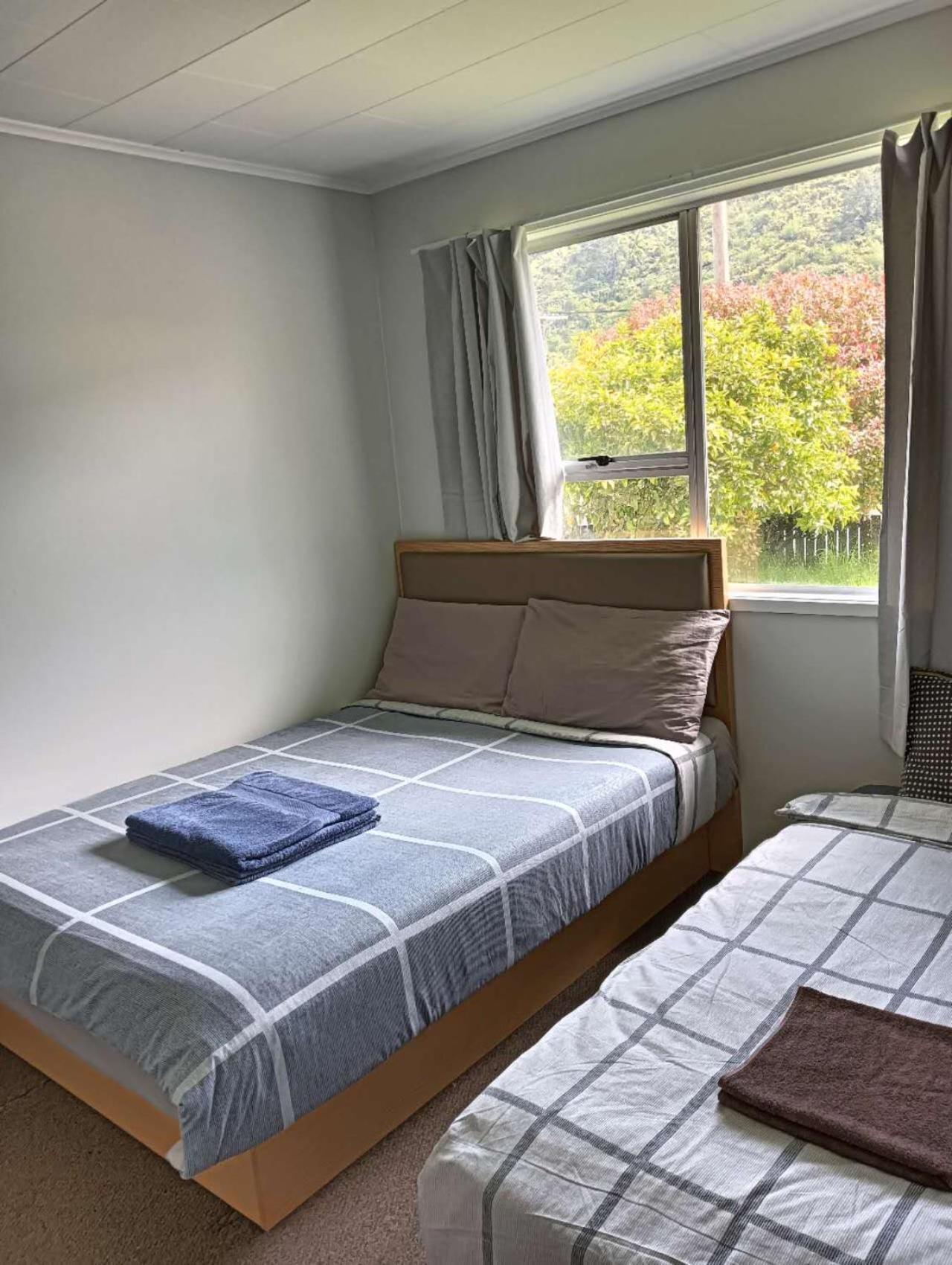 Three-Bedroom House A At 23 Mallard Drive, Selwyn Heights Rotorua Bagian luar foto